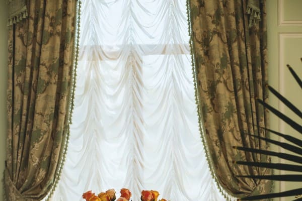 theatre curtains with sidebar with flower showcase