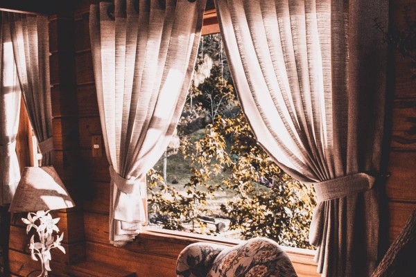 hanged window curtains